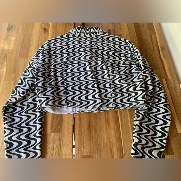 H&M Black and White cropped Denim Jacket - M - Picture 4 of 5